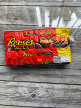 Load image into Gallery viewer, Reese&#39;s Peanut Butter Clutch bag
