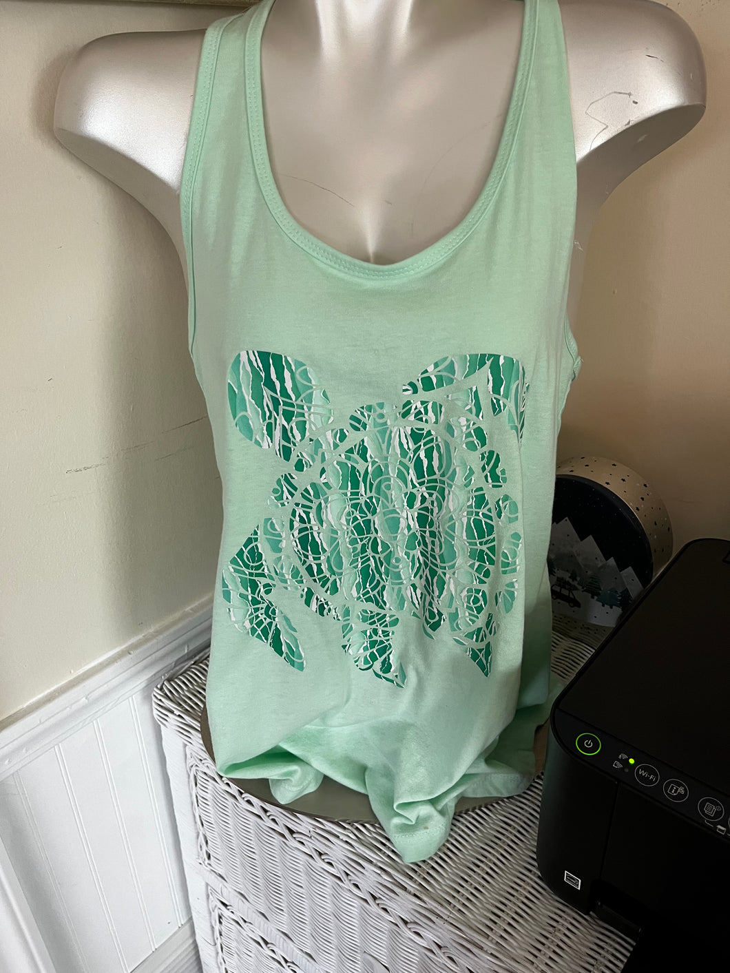 Sleeveless Racer Back Tee in size XL  with Turtle