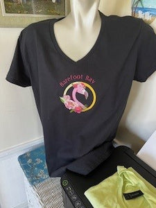 Barefoot Bay V neck tee shirt with flamingo in size XL