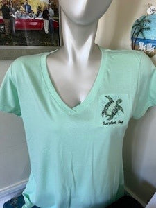 Barefoot Bay V neck tee shirt with turtle in size XL